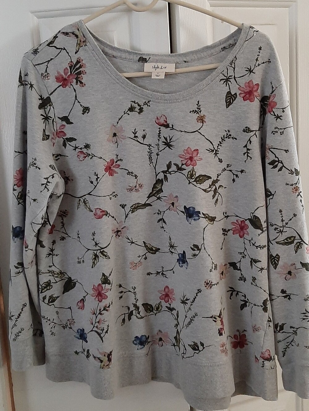 Style & Co. Gray Floral Sweatshirt Size Large